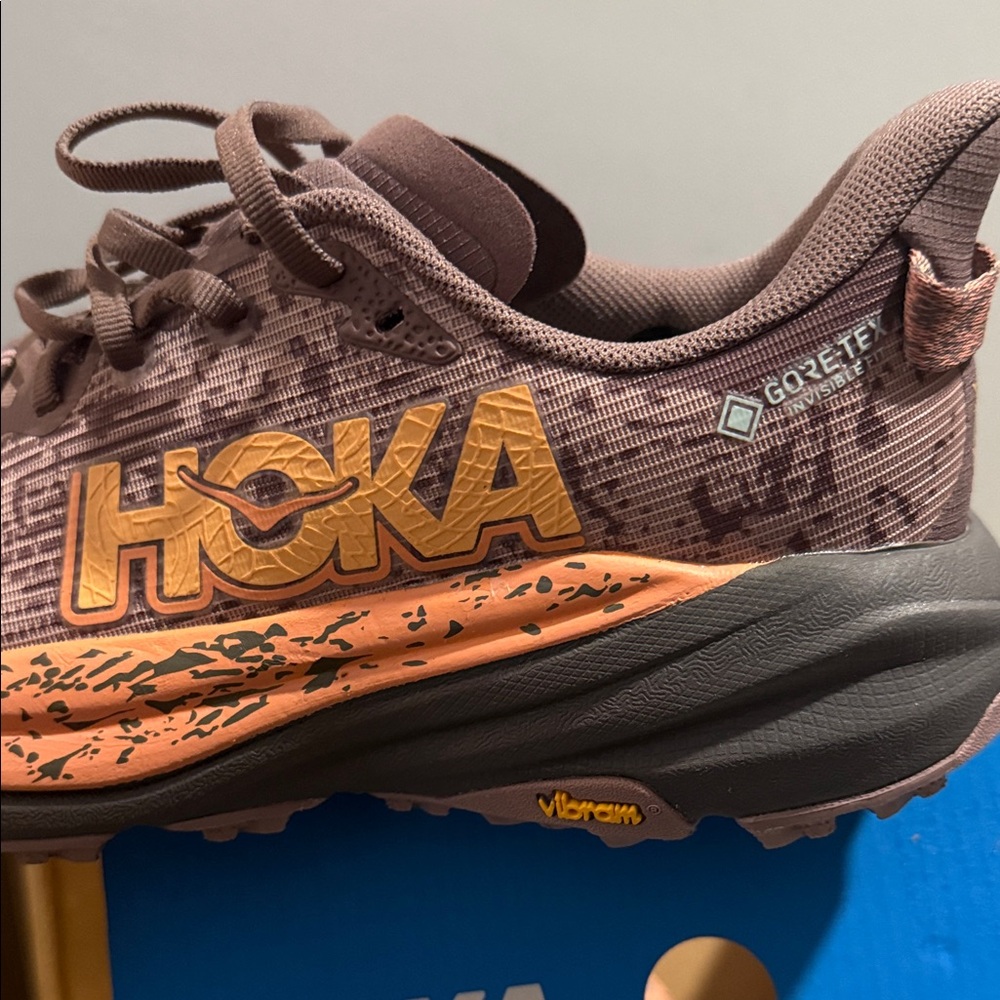 Hoka One One Speedgoat 6 GTX in Vibrant Red